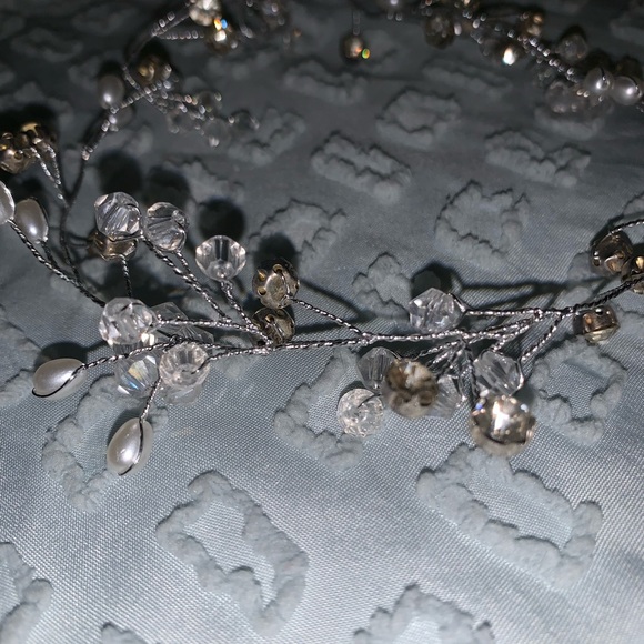 Silver Bridal Hair Vine - Picture 4 of 4